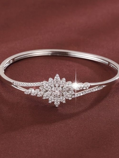 Minimalist Diamond Floral Bracelet |18K Gold